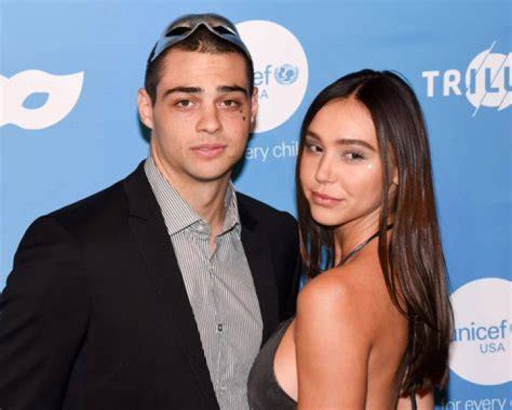 Alexis Ren brother