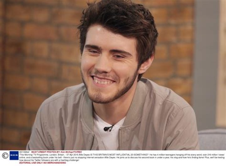 alfie deyes nationality