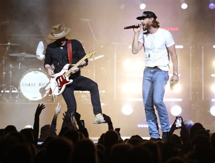 Chase Rice Social Media