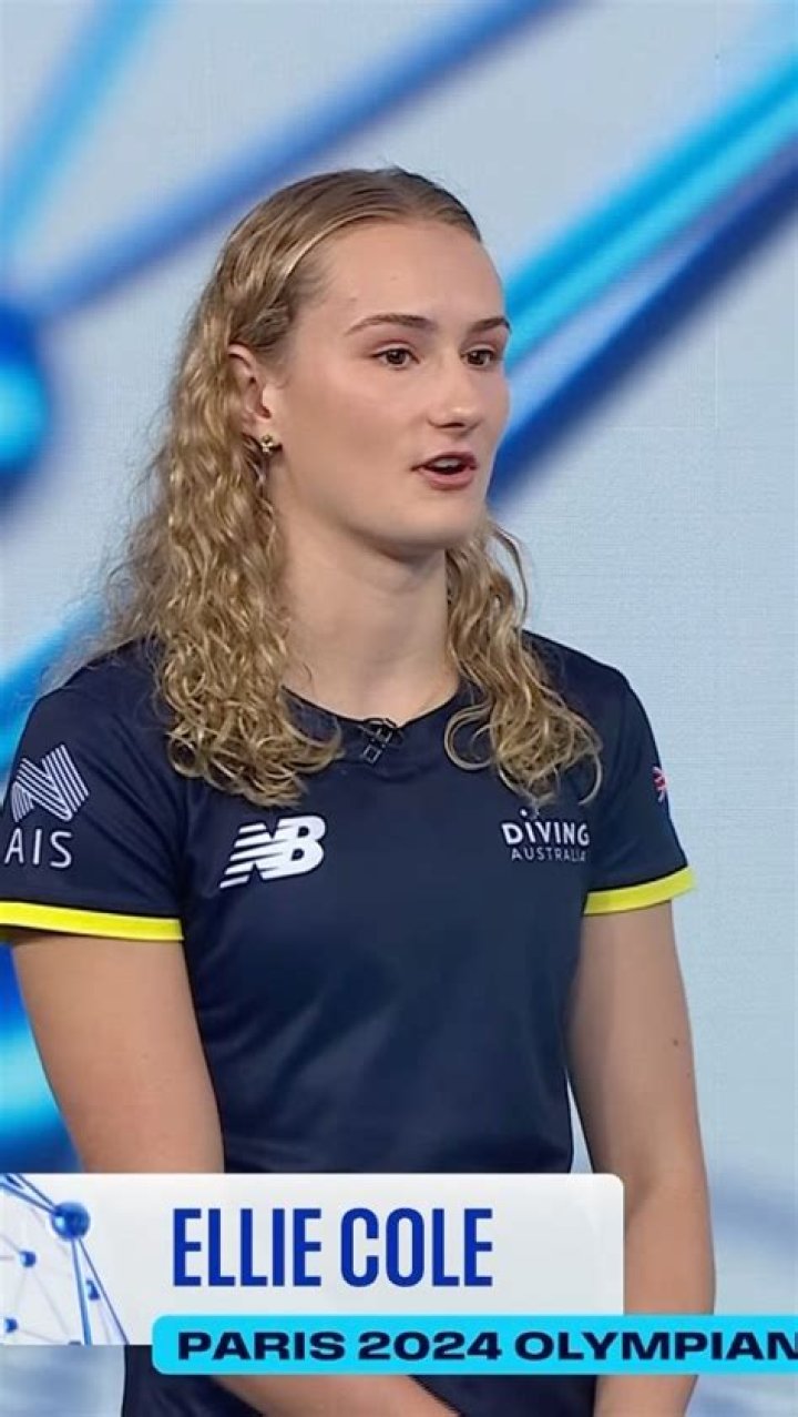 Ellie Zeiler’s height Ellie Zeiler’s height