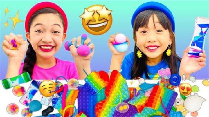 FIDGETS SWITCH UP CHALLENGE | KAYCEE & RACHEL in WONDERLAND FAMILY - Cotton Eyed Joe Knoxville, Tn. Line Dance Song List