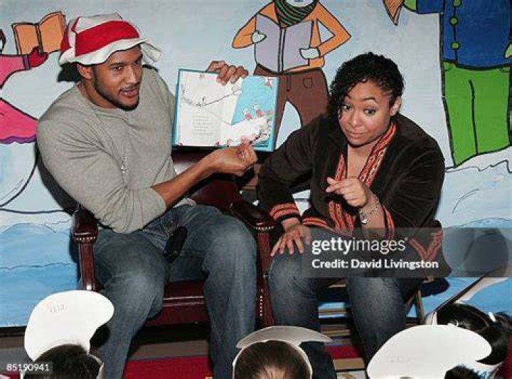 henry simmons education