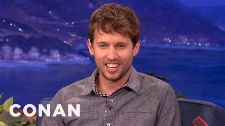 Jon Heder Plays XBox Live As Napoleon Dynamite | CONAN on TBS - technology song from napoleon dynamite