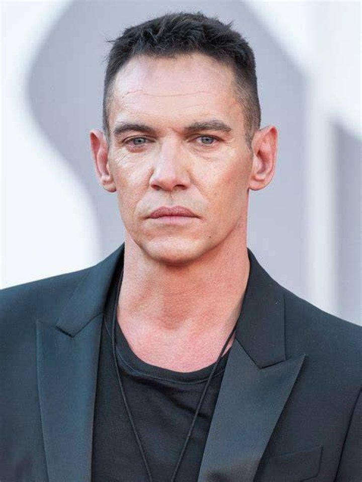 Jonathan Rhys Meyers net worth Jonathan Rhys Meyers net worth