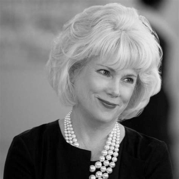 julia duffy net worth