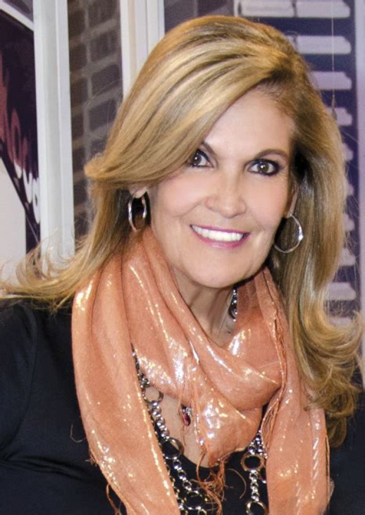 Magda Egas collaborated with Se&ntilde;al Colombia's team on a program.