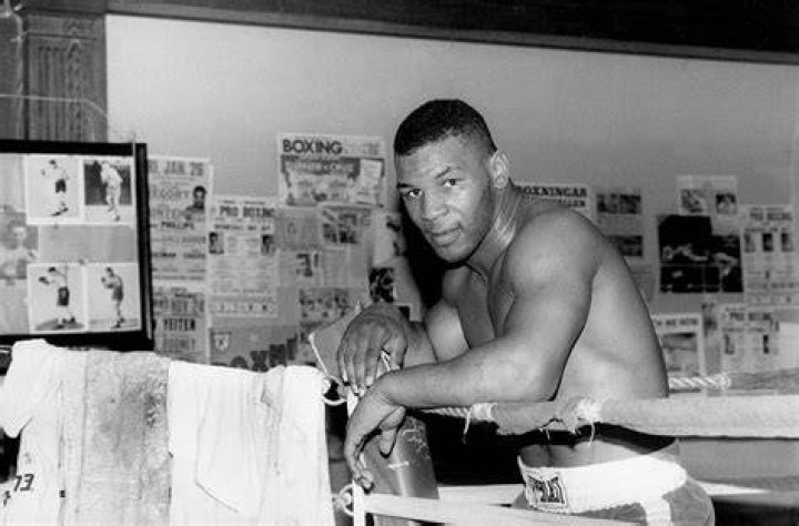 mike tyson early life and boxing career