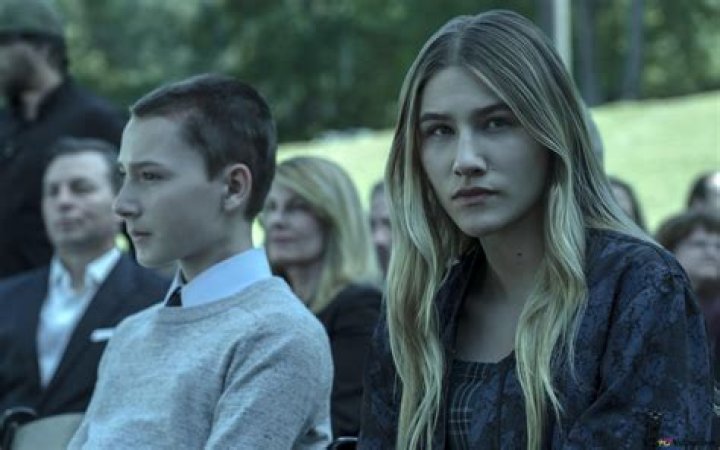 Ozark Sofia Hublitz Ozark Sofia Hublitz