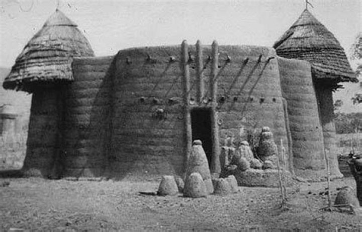 Pre-colonial Nigeria Pre-colonial Nigeria
