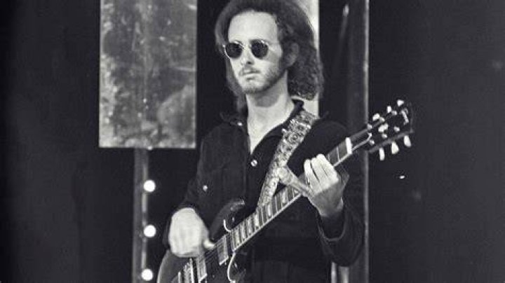 Robby Krieger playing guitar Robby Krieger playing guitar