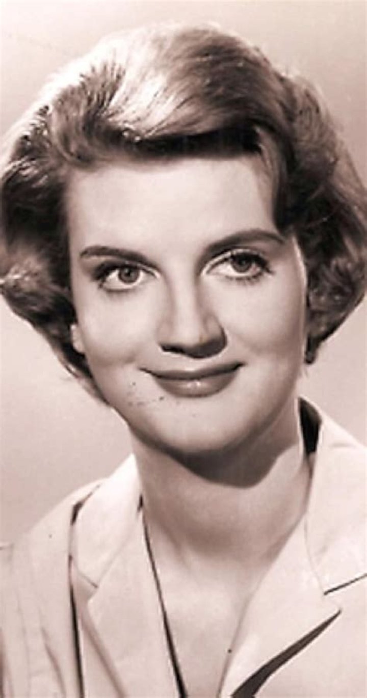 Rosalind Knight