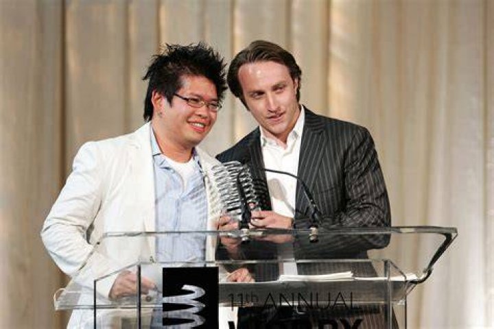 Steve Chen philanthropy Steve Chen philanthropy