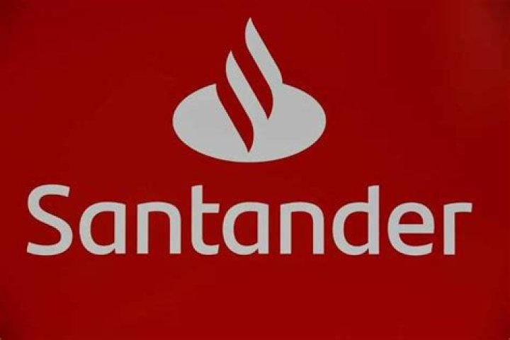 The Spanish lender posted another record quarterly profit and could surpass the symbolic barrier of 10 billion euros in annual net earnings The Spanish lender posted another record quarterly profit and could surpass the symbolic barrier of 10 billion euros in annual net earnings